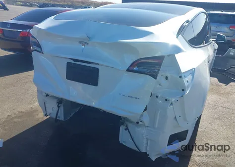 2023 Tesla Model Y Awd/Long Range Dual Motor All-Wheel Drive из США, поврежденный, VIN 7SAYGDEE8PF705377